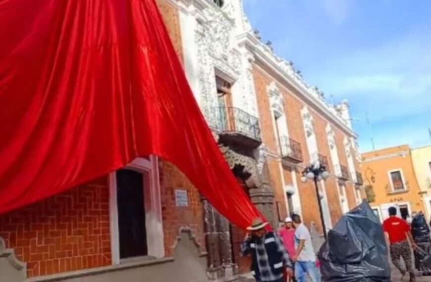 Retiran decoración patria en Tlaxcala por incumplimiento de Ley de Monumentos Históricos